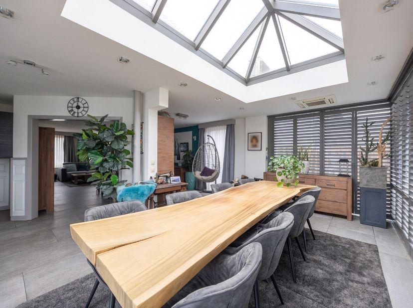 Vrijstaande en instapklare woning te koop in Pelt (SHL)!<br />
Troeven:<br />
- Volledig instapklaar<br />
- Recent gerenoveerd<br />
- EPC label A!<b