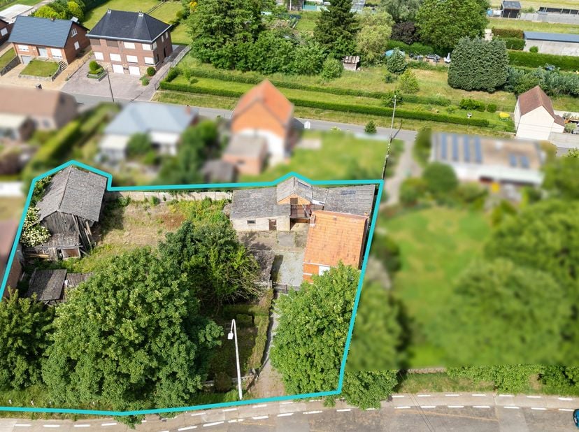 Aan de Halensebaan 42 in Webbekom bieden wij deze interessante projectgrond aan met tal van mogelijkheden voor wie op zoek is naar een ontwikkelingssi
