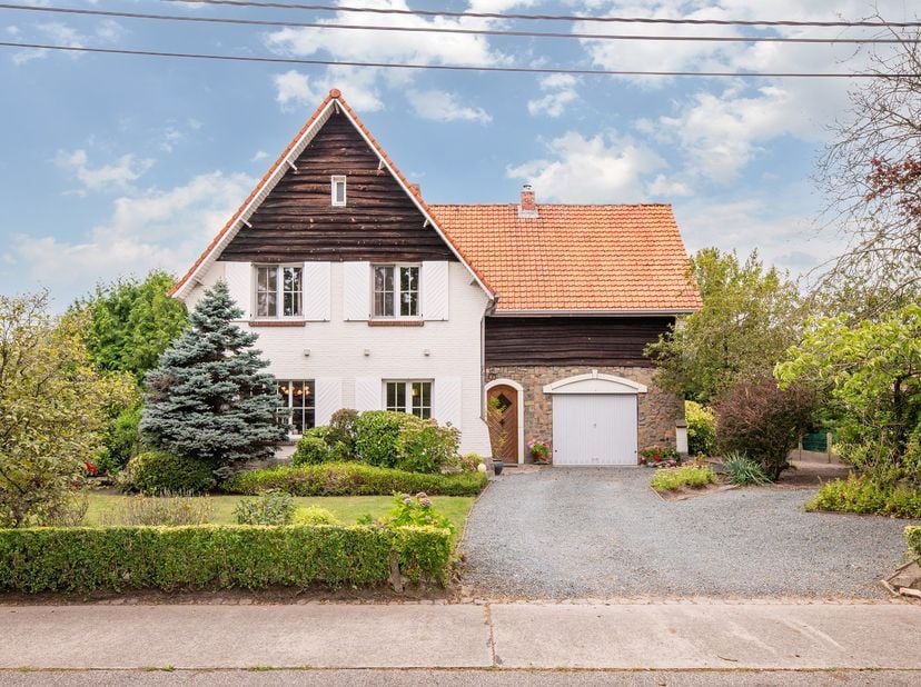 Huis te koop in Bergstraat 16,
                    2861 Onze-Lieve-Vrouw-Waver