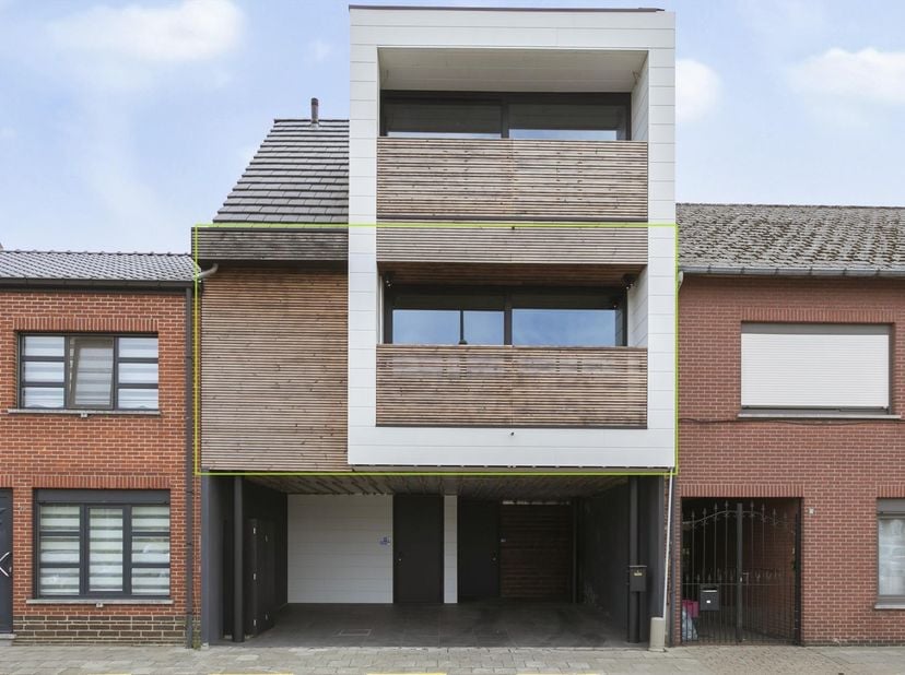 Deze instapklare en gemeubelde studio is uitstekend gelegen in het centrum van Mol, op wandelafstand van het station, openbaar vervoer, winkels, schol