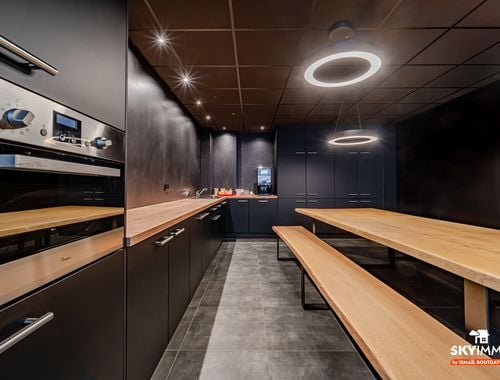                                         Bâtiment d’entreprise à louer à Liège, € 340
