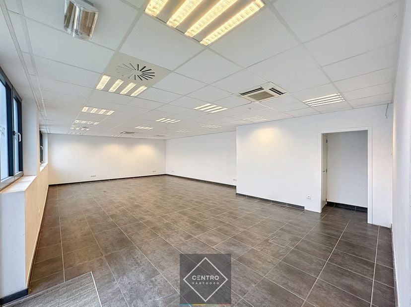 Bien professionnel à vendre
                    à 8000 Brugge