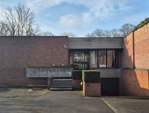                                         Bureaux à louer à Kortrijk, € 1.500
