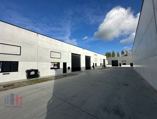                                        Bâtiment d’entreprise à louer à Beveren-Leie, € 1.085
