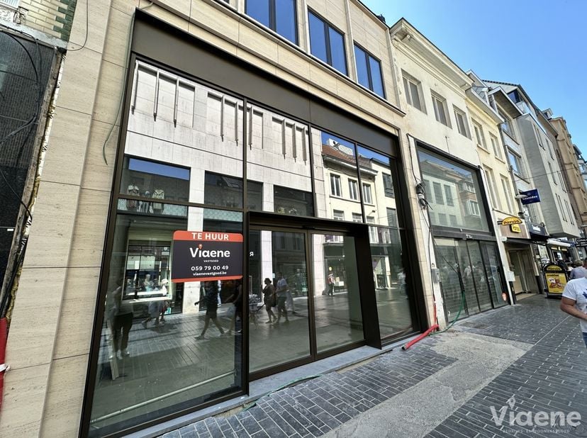Bedrijfsvastgoed te huur in Kapellestraat 15,
                    8400 Oostende