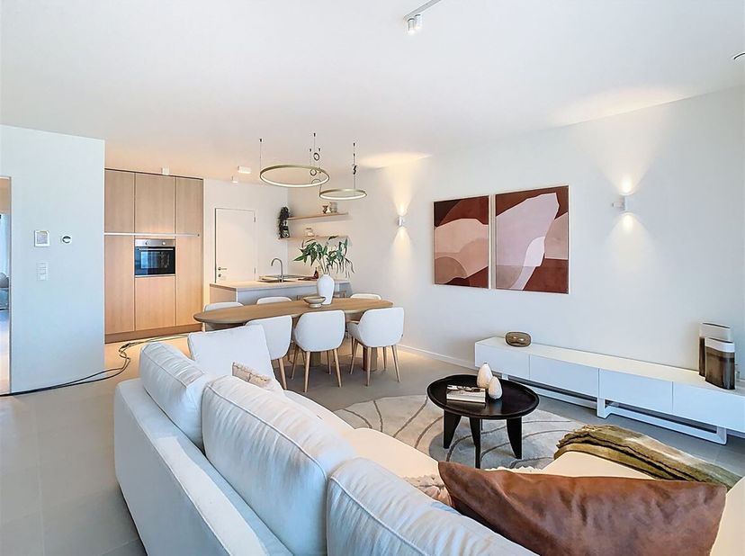 Opendeurdag ter plaatse op 13/06 tussen 13u30 en 14u30<br />
Maak nu je afspraak en kom het model appartement bezoeken! <br />
Tamboer verwijst naar d