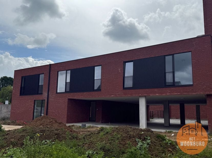 !Bezoeken kunnen uitsluitend worden aangevraagd via onze website: www.hetwoonburo.be. Klik bij het pand op 'Maak een afspraak'!<br />
Ninoofsesteenweg