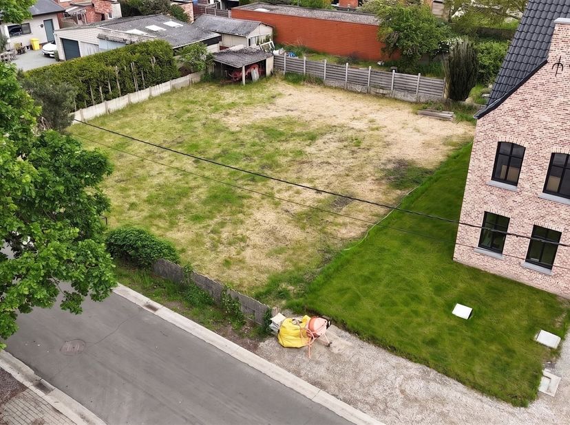 Terrain à vendre
                    à 2220 Heist-op-den-Berg