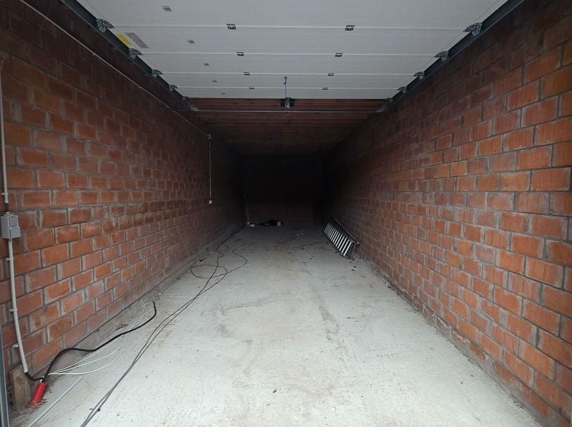 Garage te huur in Kleine Stationsstraat 2,
                    8680 Koekelare