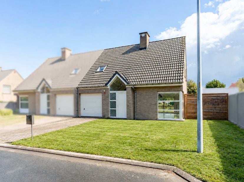 Huis te koop in Klaverveld 2,
                    8790 Waregem