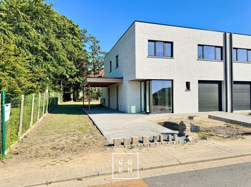 Voor meer informatie en een bezoek, ga naar egenvastgoed.be | VOLLEDIG KLAAR IN SEPTEMBER 2026 | In de Rozeveldstraat in Torhout vind je deze volledig
