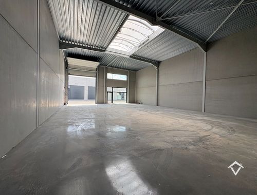                                         Entrepôt à vendre à Ichtegem, € 325.000
