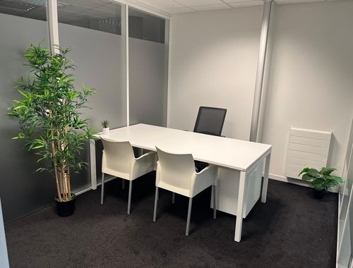                                         Kantoor te huur in Hasselt, € 480
