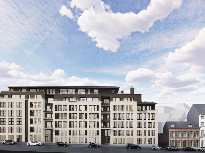 BRUSSEL - Gelegen achter de tuinen van het Koninklijk Paleis, in een mooie historische wijk op een steenworp van de Waterloolaan, de Louizalaan en tal