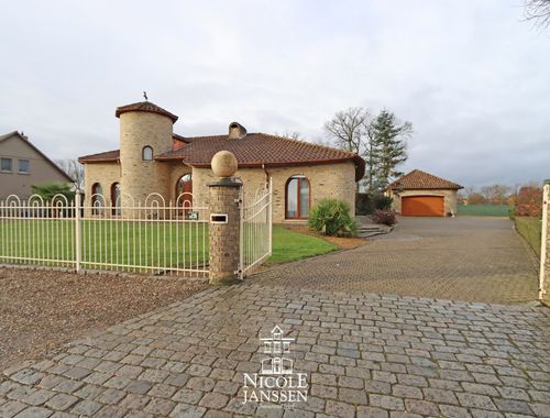                                         Villa te koop in Opgrimbie, € 620.000
