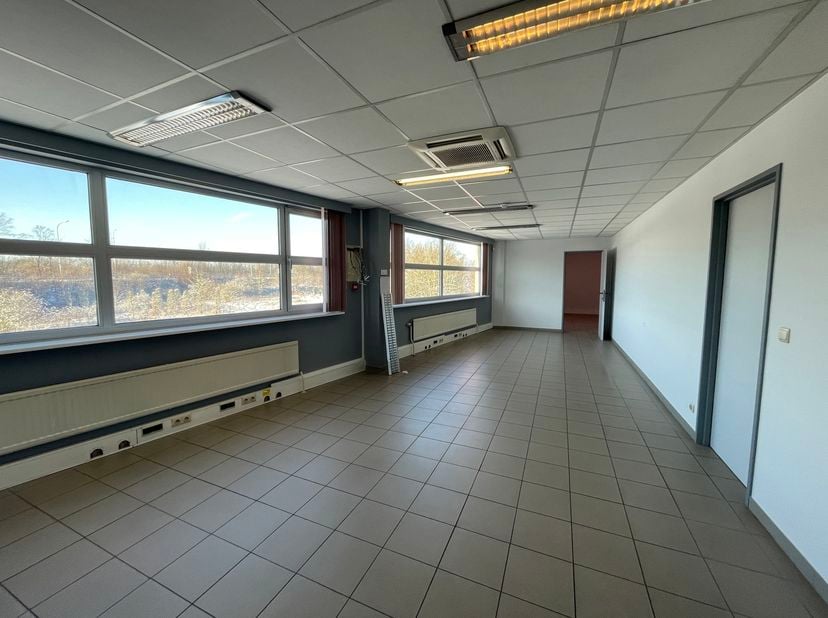 Bien professionnel à louer
                    à 2800 Mechelen