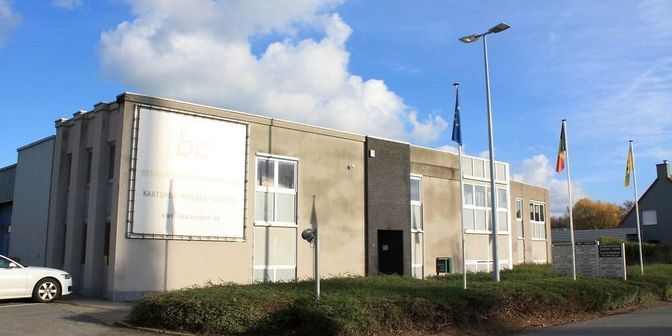 Bien professionnel à louer à Kalkhoevestraat 1, 8790 Waregem