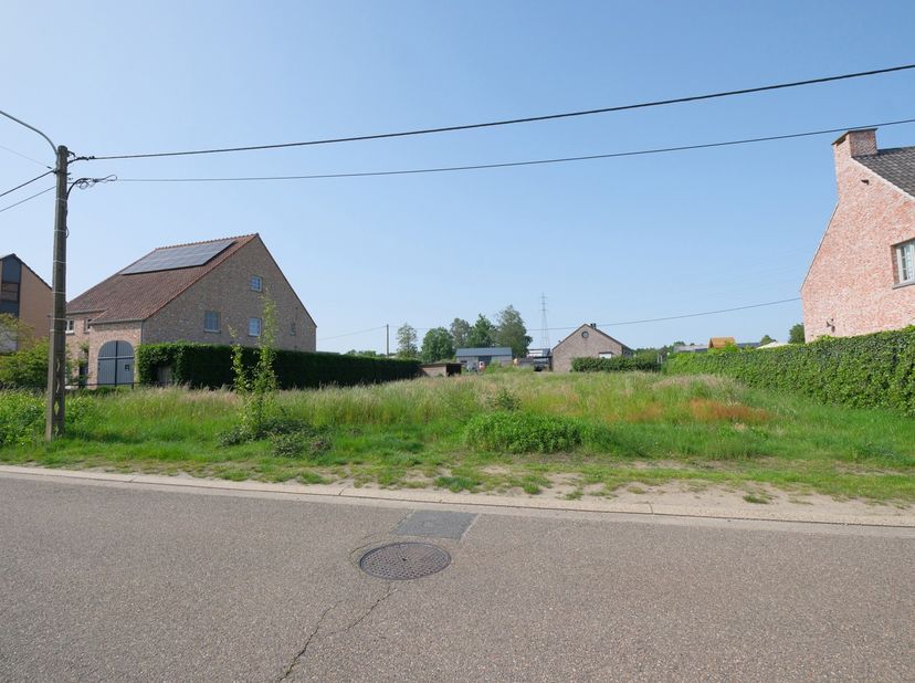 Interesse in deze uitstekend gelegen bouwgrond? Stedenbouwkundige voorschriften en verkavelingsvoorwaarden verkrijgbaar op aanvraag via mail naar info