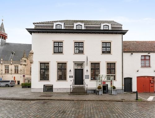                                         Handelspand met woonst te koop in Damme, € 1.049.000
