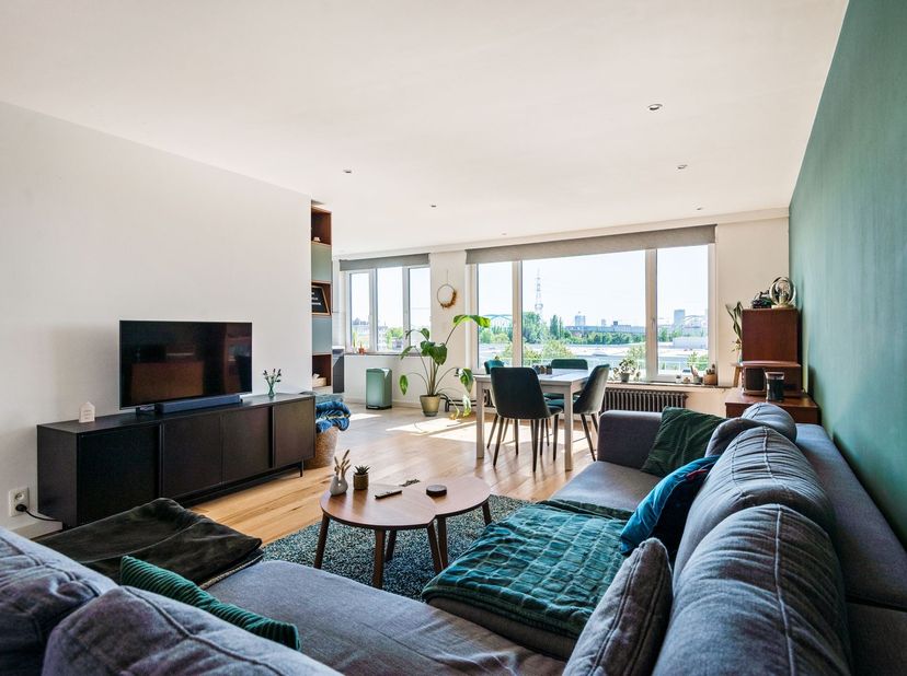 Instapklaar appartement met 2 ruime slaapkamer met terras!<br />
<br />
Opzoek naar een net onderhouden, ruim appartement op een toplocatie met oog