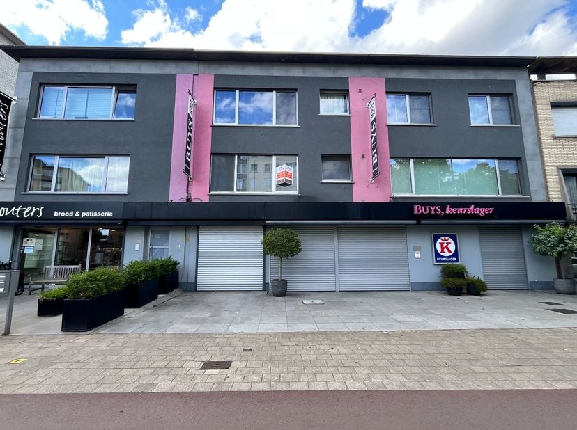 Appartement à louer
                    à 2170 Merksem