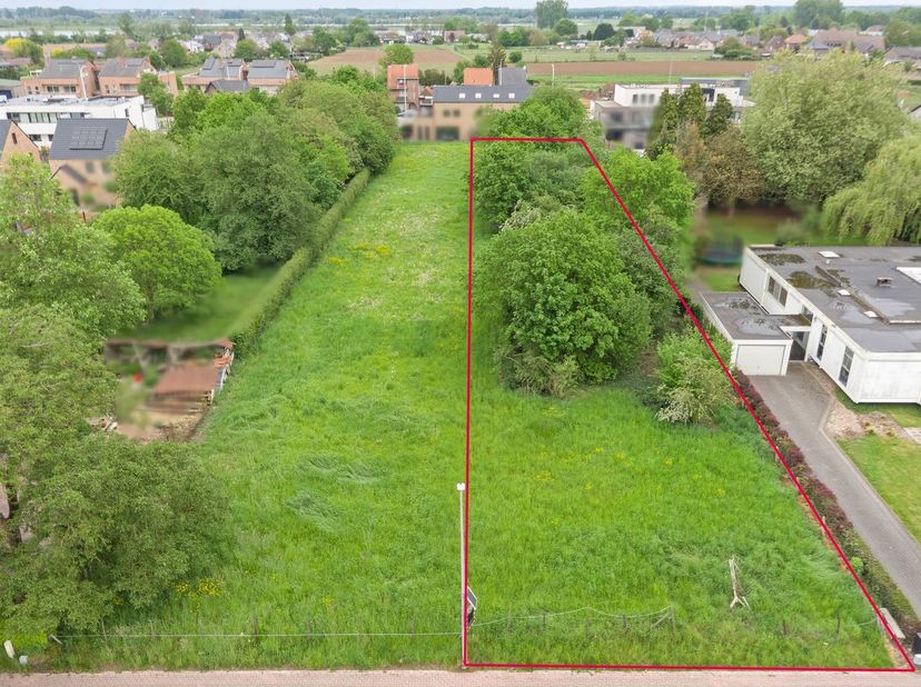 Algemeen:<br />
- perceelgrootte: 22a 35ca<br />
- Zuidoostelijke oriëntatie<br />
- Nog geen bouwverplichting<br />
<br />
Voorschriften:<br />
- Bou