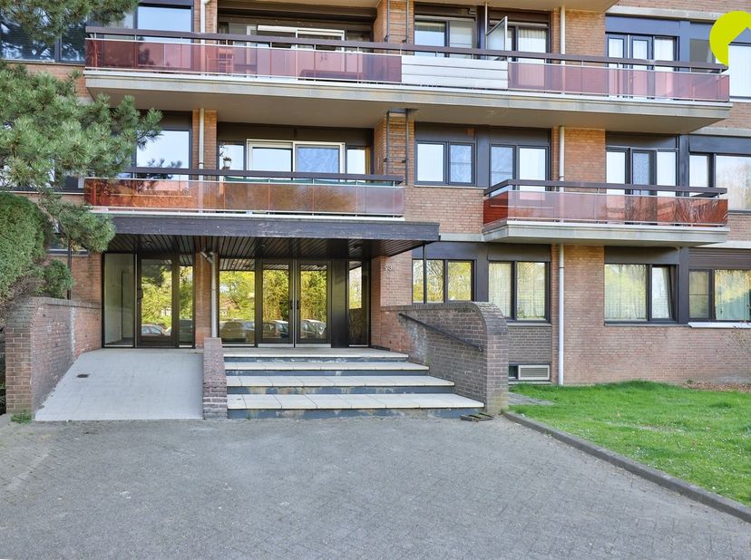 Dans un endroit calme à Edegem, entouré de verdure, nous vous proposons cet appartement énergétiquement efficace (89m²) avec 3 chambres à coucher et u