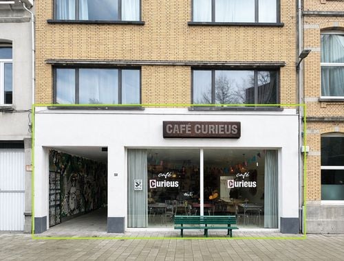                                         Rez-de-chaussée commercial à louer à Berchem, € 1.850
