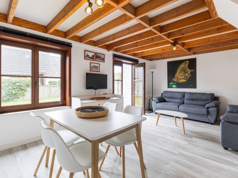 [[ DIT PAND NEEMT DEEL AAN DE ERA OPEN HUIZEN DAG OP 13/6 VAN 9:30 TOT 10:30 ]] Te koop: charmant vissershuis in een rustig vakantiepark in Bredene, m