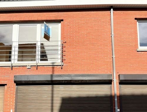                                         Entrepôt sans bureau à louer à Hillegem, € 795

