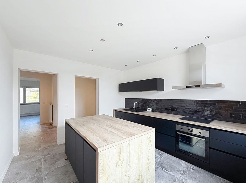 Huis te huur in Rue De Hannut 8,
                    4219 Ambresin