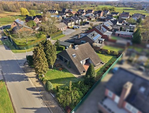                                         Maison à vendre à Heusden, € 349.000
