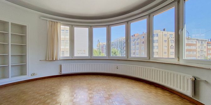 Appartement te huur in Avenue Adolphe Buyl 173, 1050 Elsene