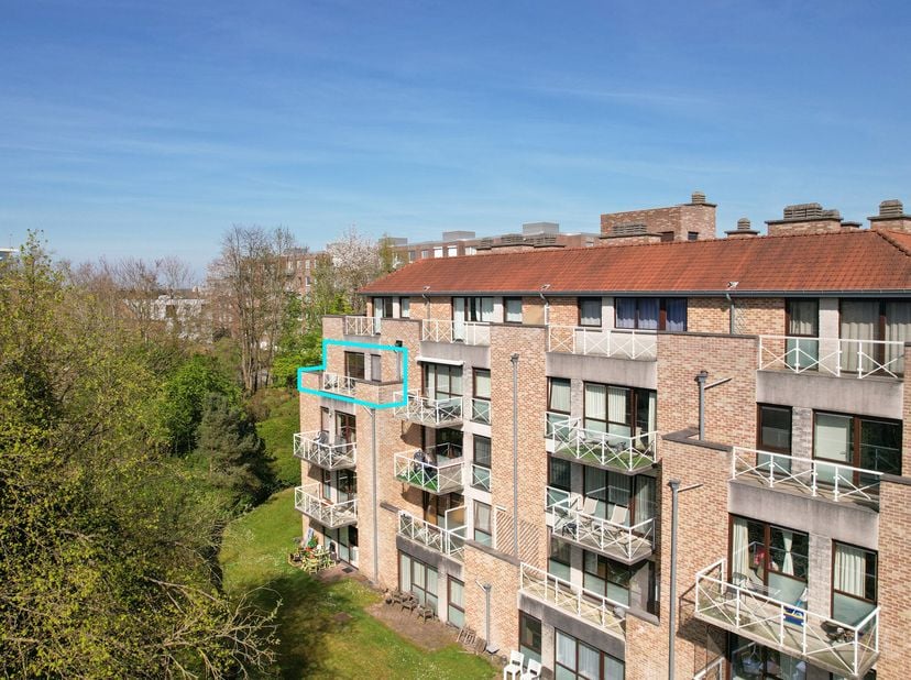 Dit instapklare appartement op de derde verdieping is ideaal voor wie op zoek is naar comfortabel en rustig wonen in Heverlee.<br />
Het appartement b