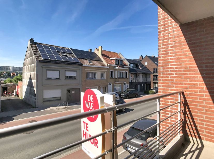 Ruim 2-slaapkamer appartement te huur te Middelkerke in recente (2016) residentie op wandelafstand van de winkels, Zeedijk en de Markt. Het appartemen