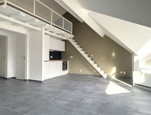                                         Appartement te huur in Arlon, € 950
