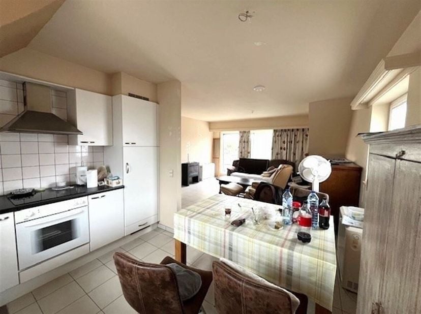 Dakappartement met 2 slpks., terras garagebox in het centrum van Vosselaar. <br />
Ligging: Gunstig gelegen appartement in het centrum van Vosselaar <