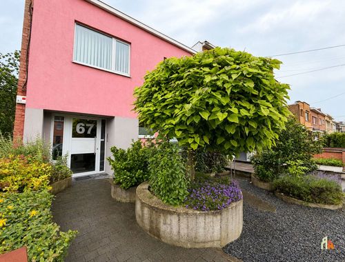                                         Immeuble de bureaux à louer à Chênée, € 2.400

