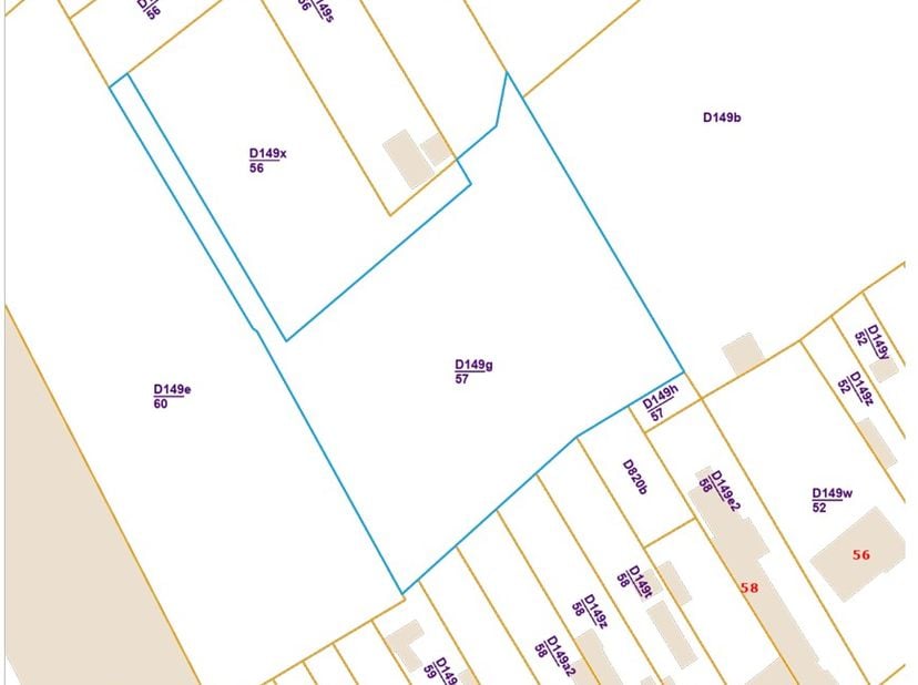 LOT 2: WEIDE -<br />
Weide vrij van gebruik (32a 82ca).<br />
Zelf te voorzien in uitweg over eigen erf.<br />
Palend aan Kalkenstraat 60, 62, 64, 66,