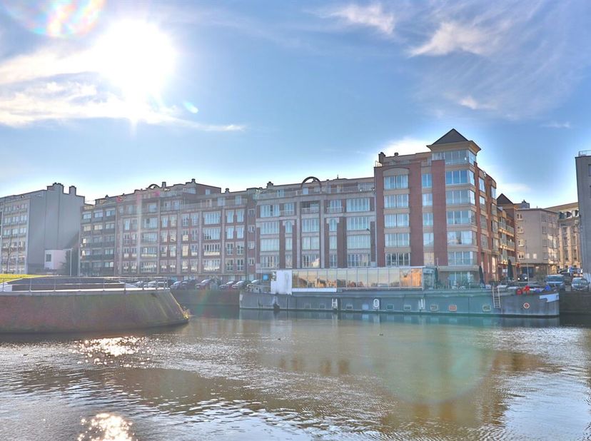 *** QUICK SALE MET BIEDPRIJS VANAF 105.000 EUR *** <br />
Net appartement aan de Leieboorden.<br />
Op zoek naar een vastgoedinvestering met bewezen r