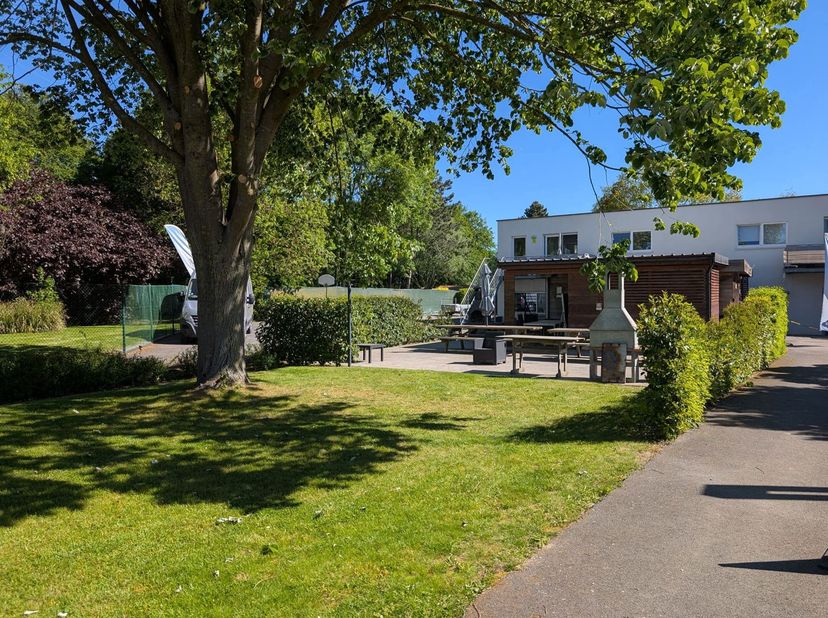 Appartement économe en énergie à vendre : Ardennes flamandes &amp;amp; situation unique aux abords de Zottegem. Cet appartement lumineux se situe à distan