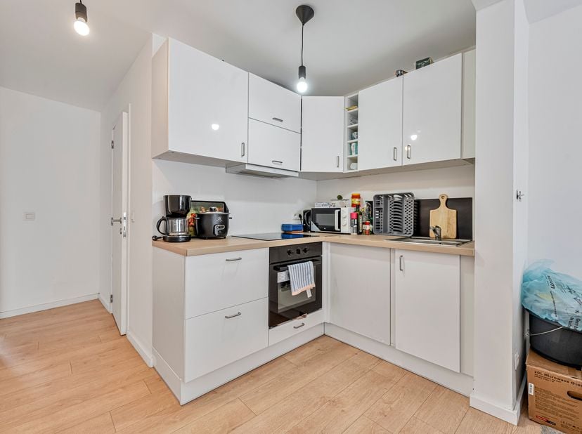 Op zoek naar een slimme investering met onmiddellijk rendement in Lauwe?<br />
Dit opbrengsteigendom bestaat uit twee éénslaapkamerappartementen, elk