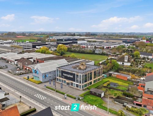                                         Bureaux à vendre à Roeselare, € 1.850.000
