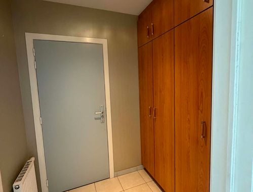                                         Appartement à louer à Eernegem, € 800
