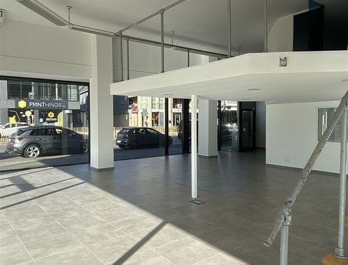                                         Commerce à vendre à Sint-Niklaas, € 350.000
