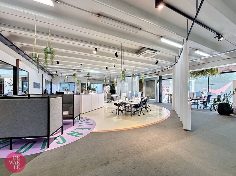 Bent u op zoek naar een nieuwe werkplek? <br />
Dit designkantoor in Mechelen biedt de kans om deel uit te maken van een creatief ecosysteem. De ruimt