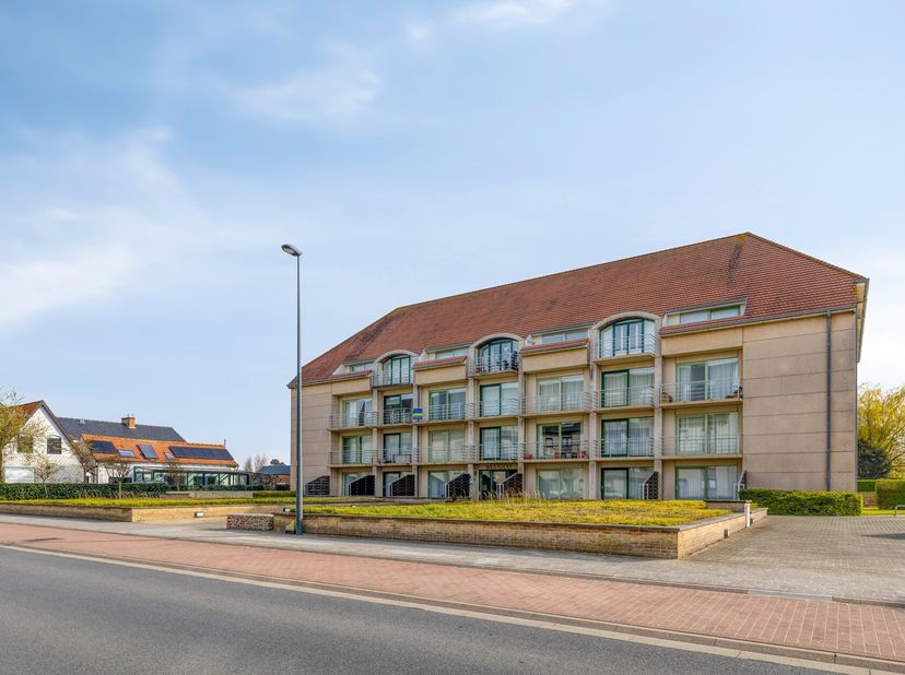 Ruime en lichtrijke studio gelegen in de Essex Scottishlaan, tussen Westende Bad en het Dorp, op een zeer rustige locatie en slechts 500 meter van de