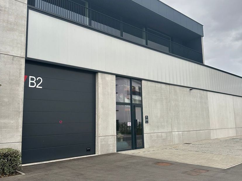 Bien professionnel à louer
                    à 2170 Merksem