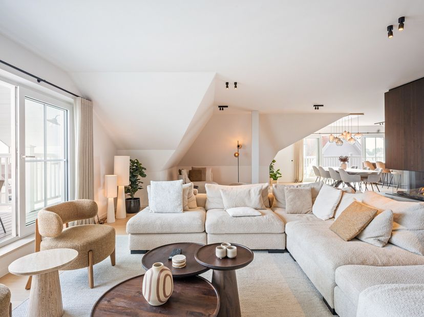 Gelegen op een absolute toplocatie aan de Belgische kust bevindt zich deze uitzonderlijke penthouse in het hart van Nieuwpoort. U geniet hier van een