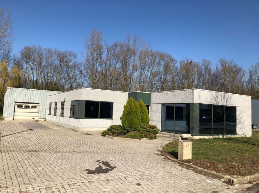 Bien professionnel à louer
                    à 3110 Rotselaar